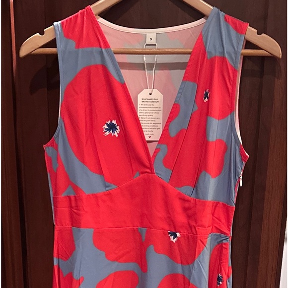 Elegant Rose Red Floral Print Sleeveless Midi Dress - Picture 3 of 5